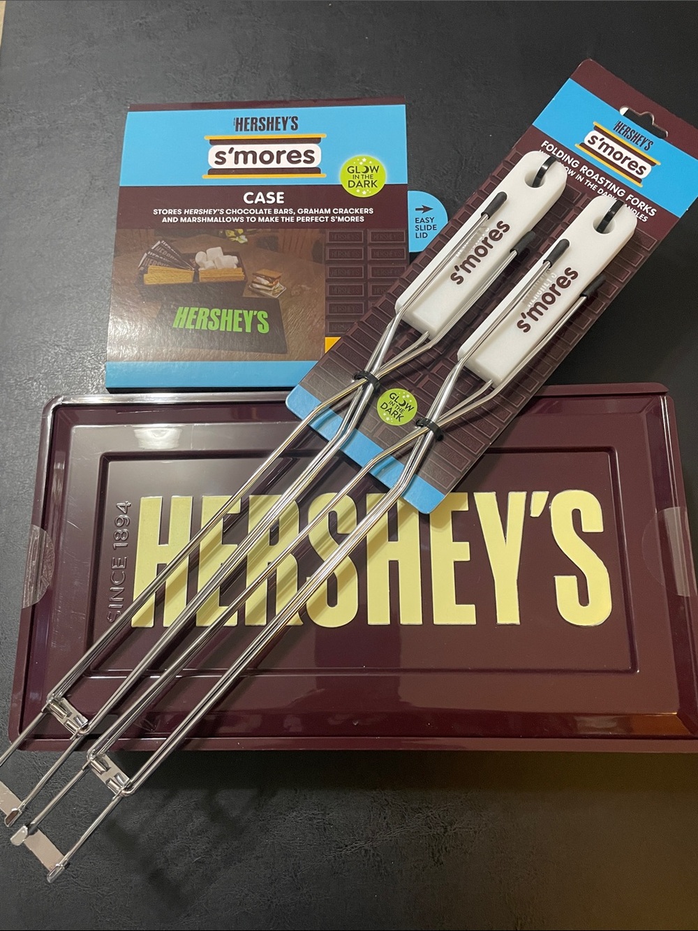 S'mores Folding Roasting Forks & Storage Case For 2 NWT Glows in Dark FUN